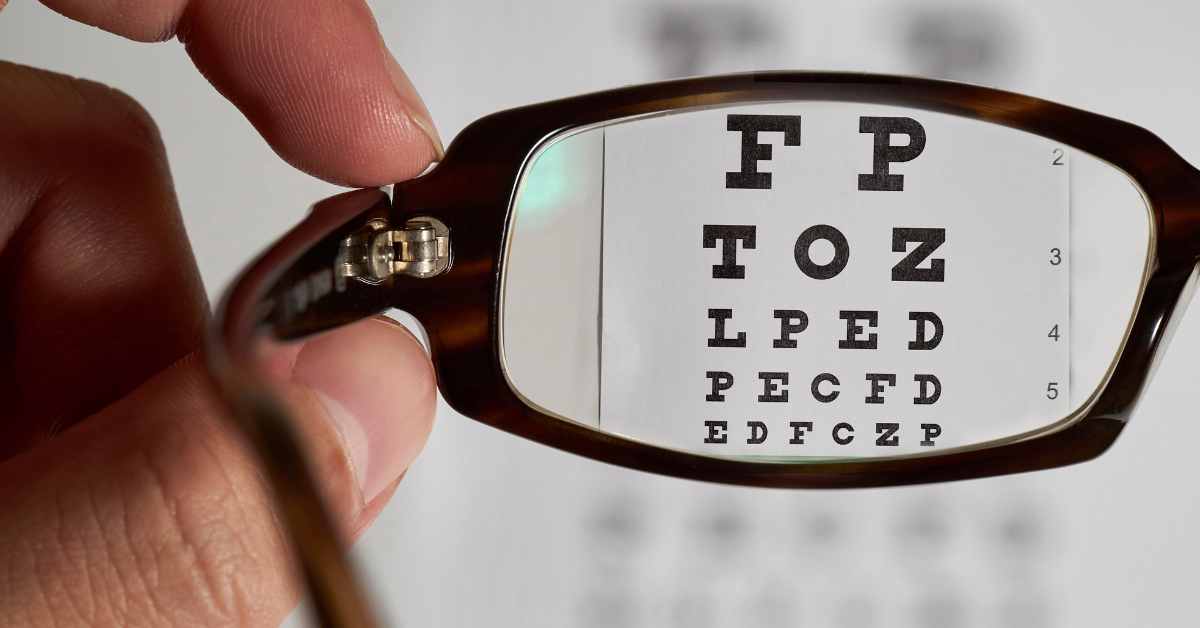 hoya-eye-chart-through-lense-ezgif.com-webp-to-jpg-converter.jpg